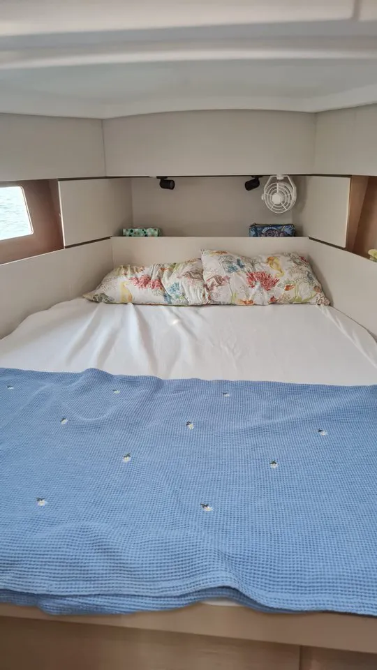 2022 Model Beneteau - Oceanis 38.1 · 8 Guest · #786527