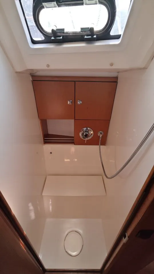 2016 Model Bavaria - Cruiser 46 · 9 Guest · #820471