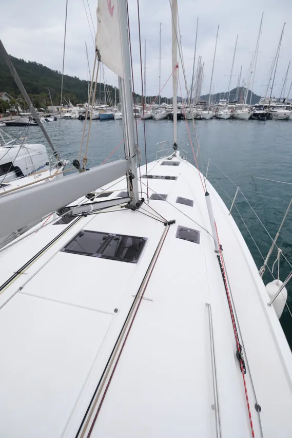 2019 Model Jeanneau - Sun Odyssey 490 · 8 Guest · #258047
