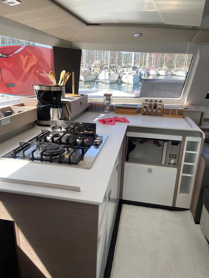 2022 Model Fountaine Pajot - Elba 45 · 10 Guest · #882013