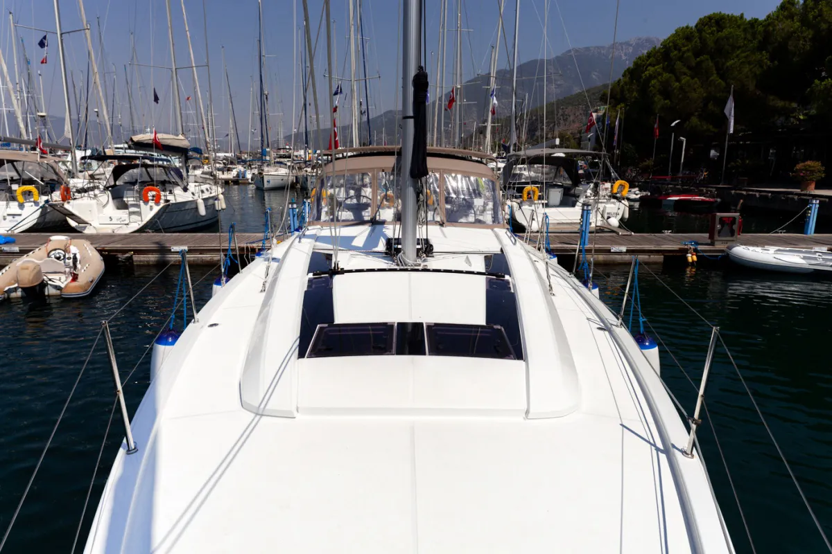 2020 Model Beneteau - Oceanis 46.1 · 8 Guest · #577718