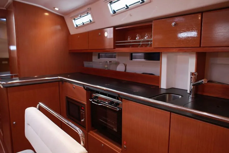 2011 Model Bavaria - Cruiser 45 · 8 Kişilik · #054348