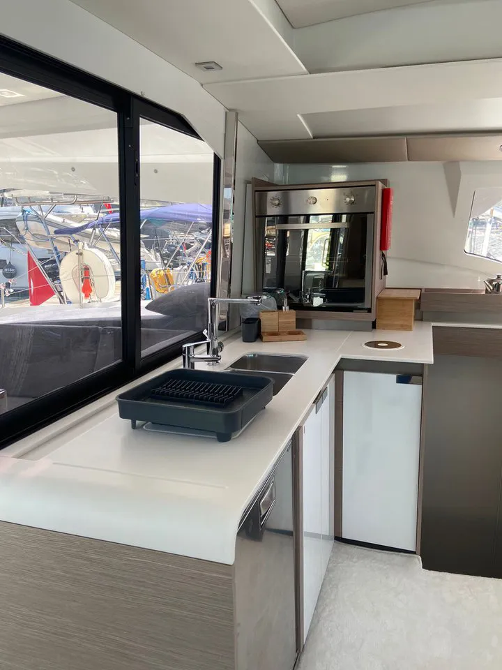 2022 Model Fountaine Pajot - Elba 45 · 10 Guest · #882013