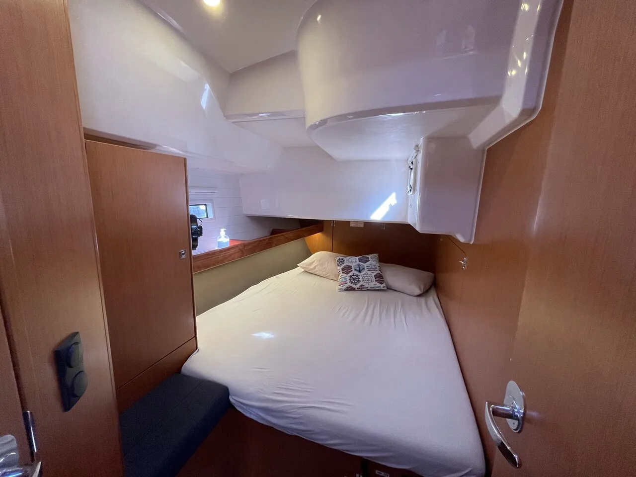 2016 Model Bavaria - Cruiser 46 · 10 Guest · #228856