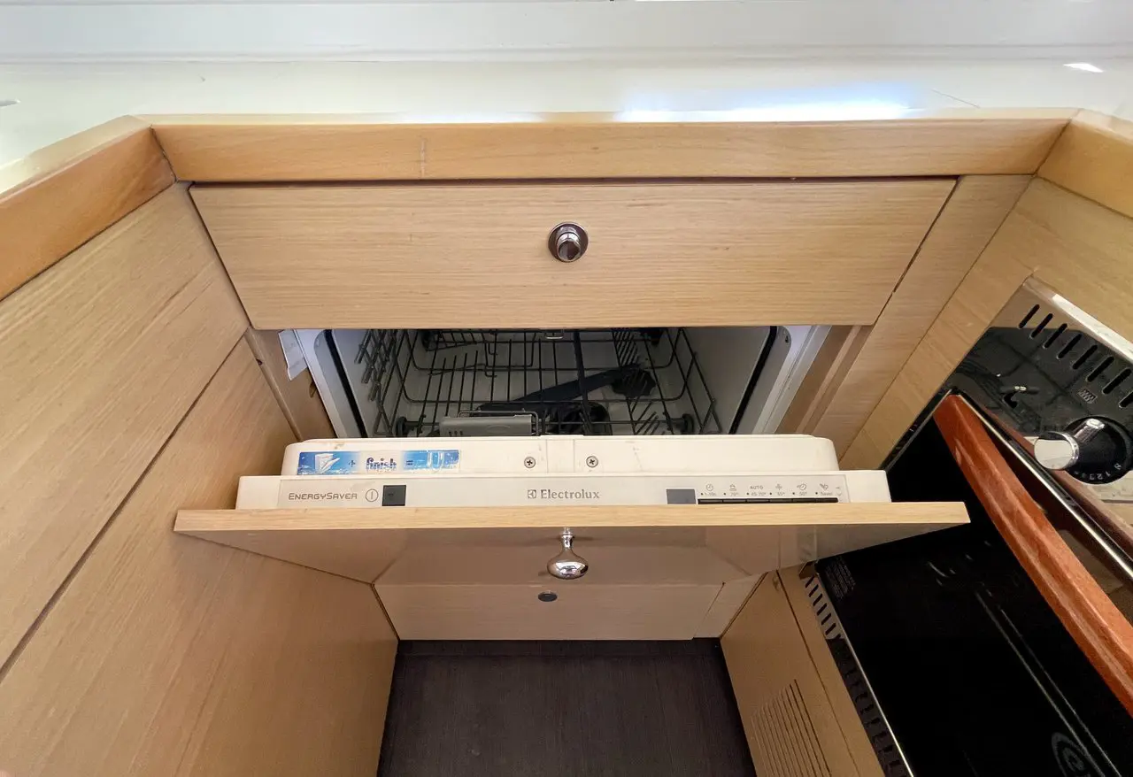 2013 Model Lagoon - 450 F · 12 Guest · #972054