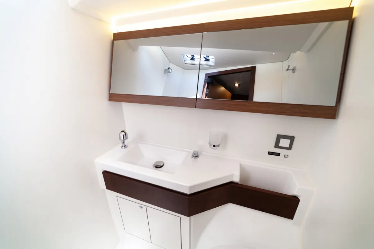 2020 Model Beneteau - Oceanis 46.1 · 8 Guest · #577718