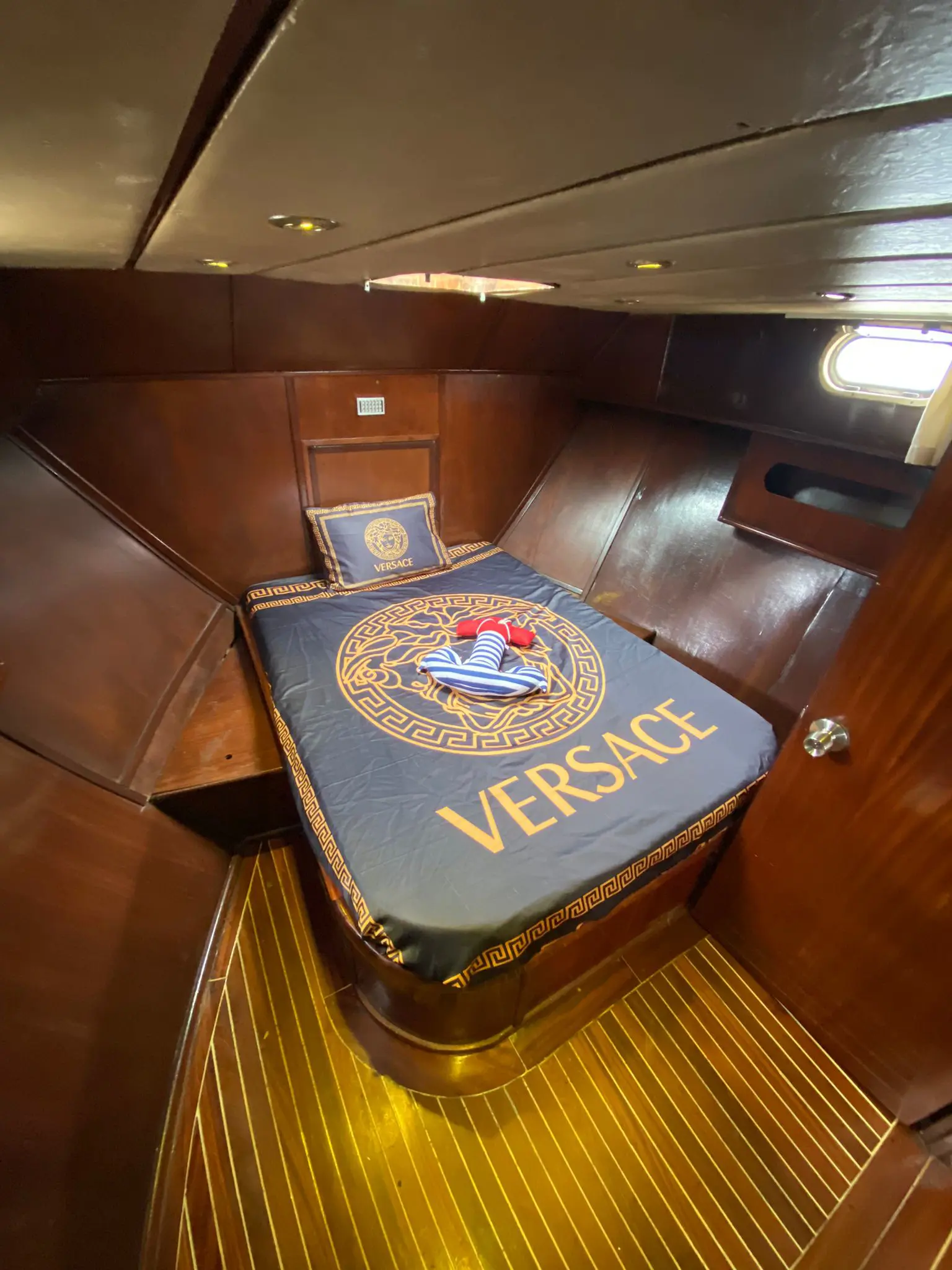 2012 Model Custom Made - Motor Yacht · 8 Guest · #675407