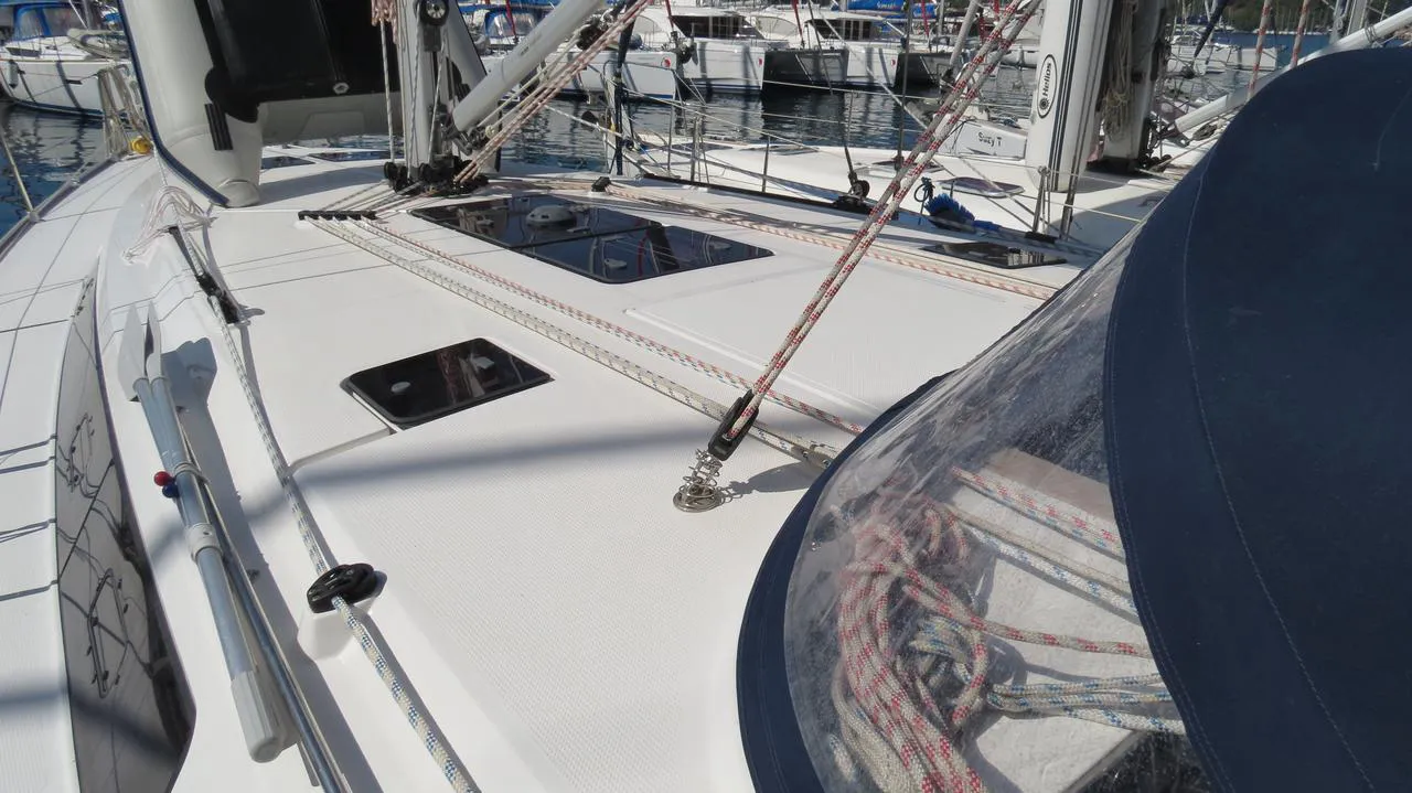 2016 Model Bavaria - Cruiser 46 · 10 Guest · #873874