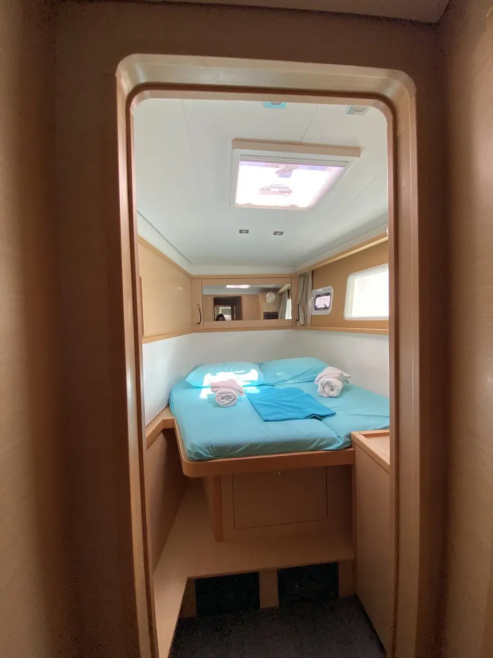 2016 Model Lagoon - 450 · 10 Guest · #018986