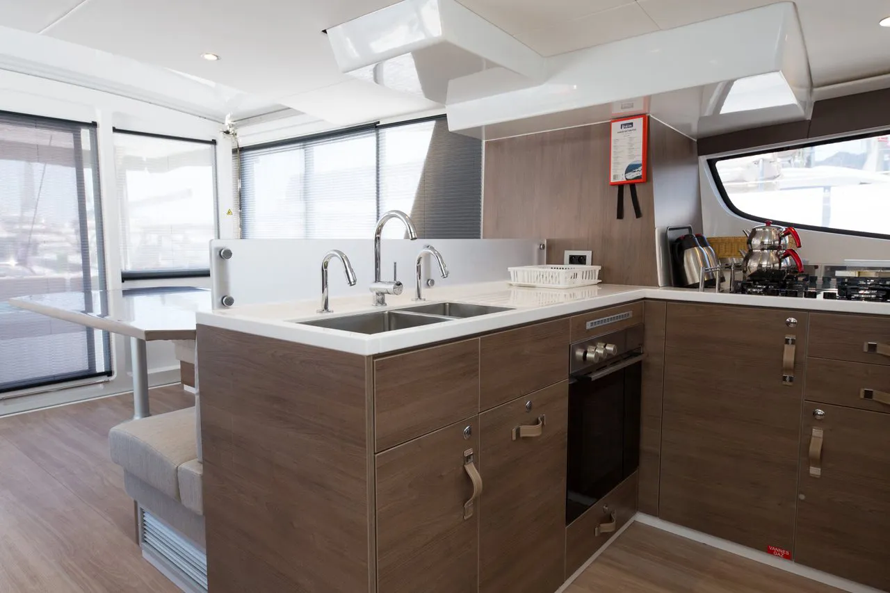 2022 Model Bali - 4.6 · 9 Guest · #588631