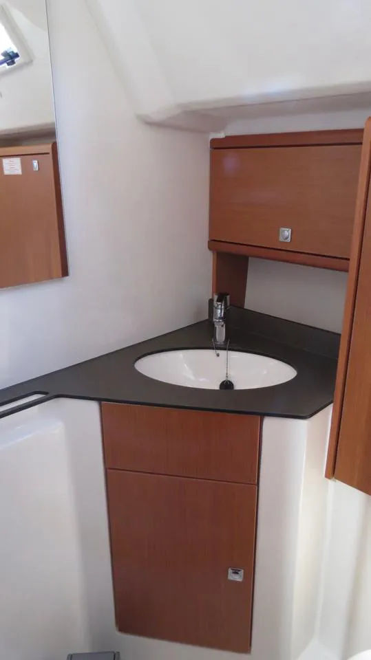 2016 Model Bavaria - Cruiser 46 · 10 Guest · #873874