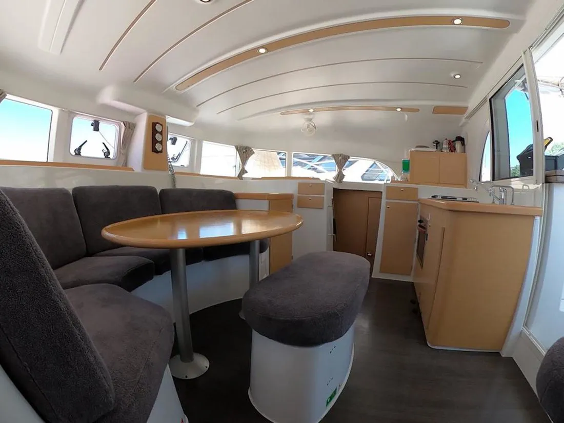 2013 Model Lagoon -  380 · 9 Guest · #375136