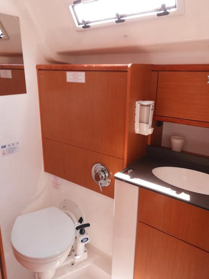 2016 Model Bavaria - Cruiser 51 · 10 Guest · #462389