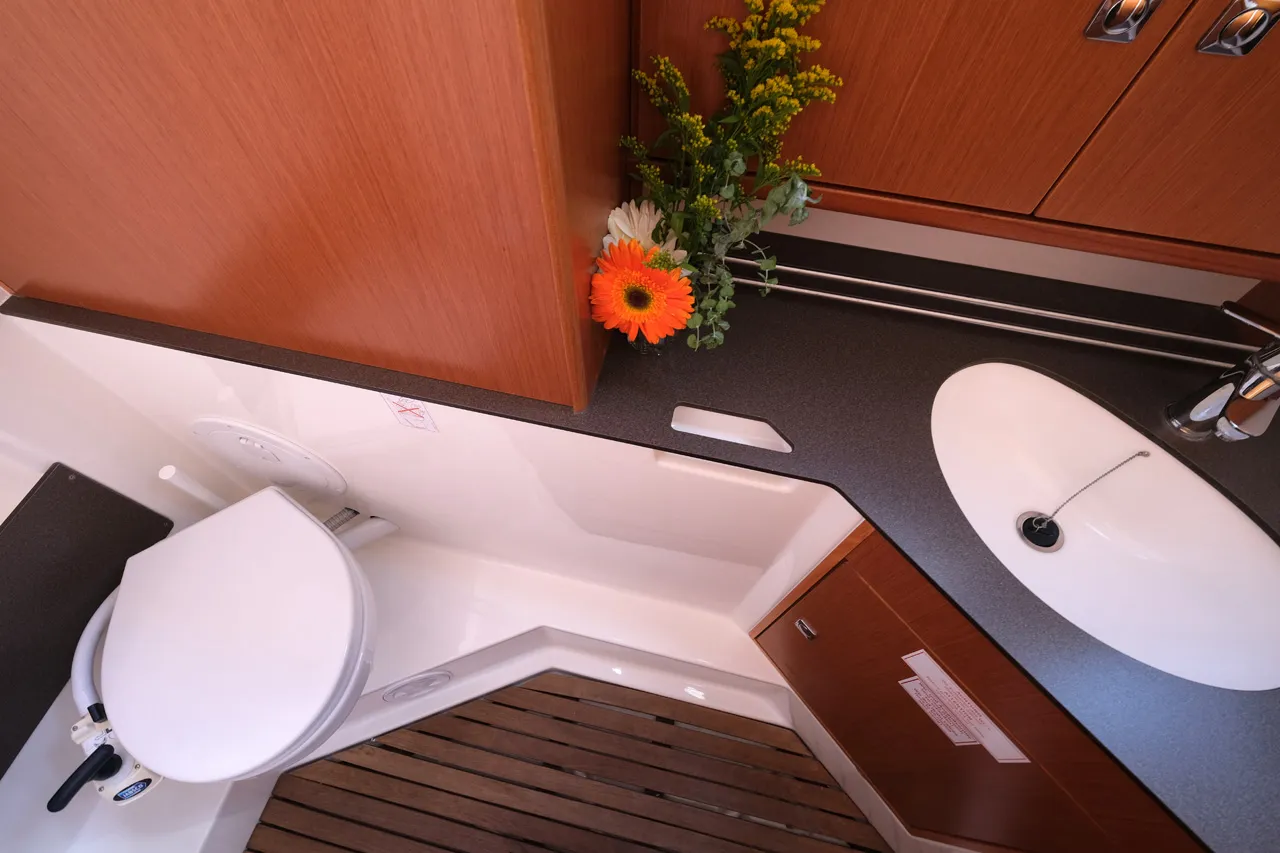 2019 Model Bavaria - Cruiser 34 · 4 Guest · #268580