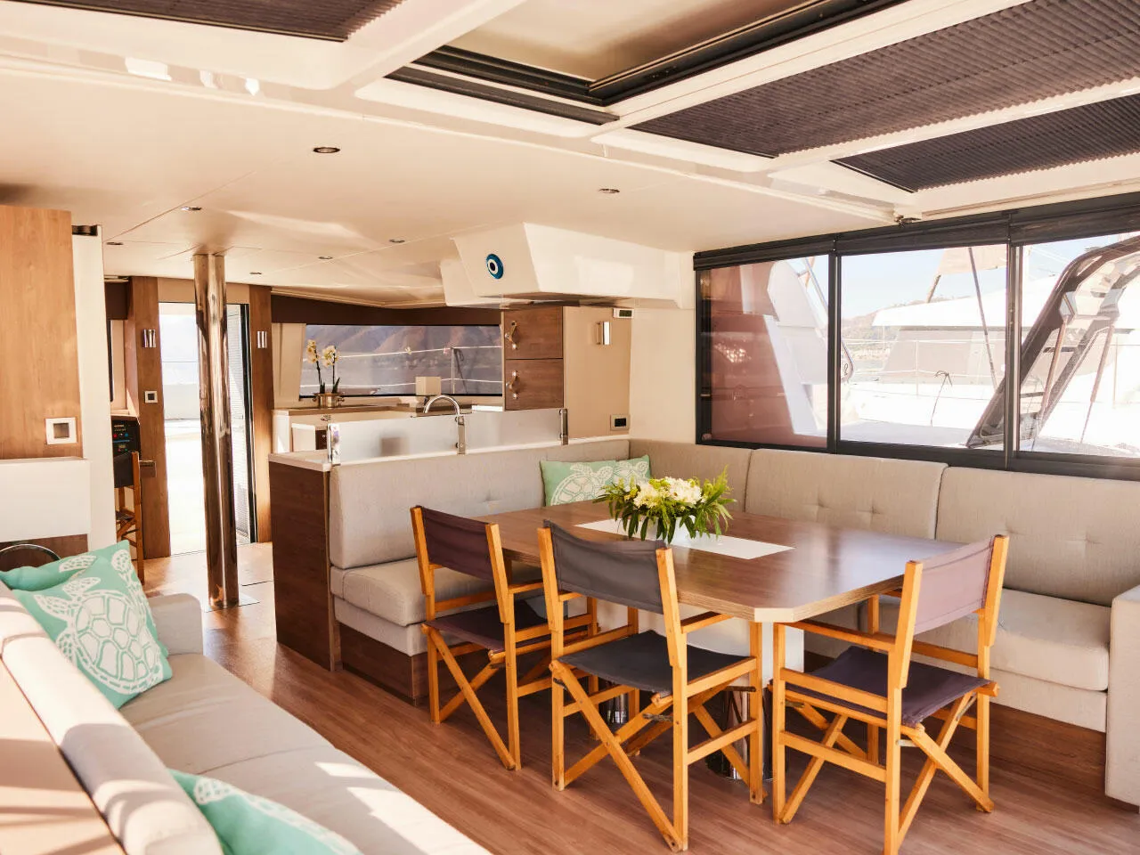 2023 Model Bali - 4.8 · 11 Kişilik · #437608