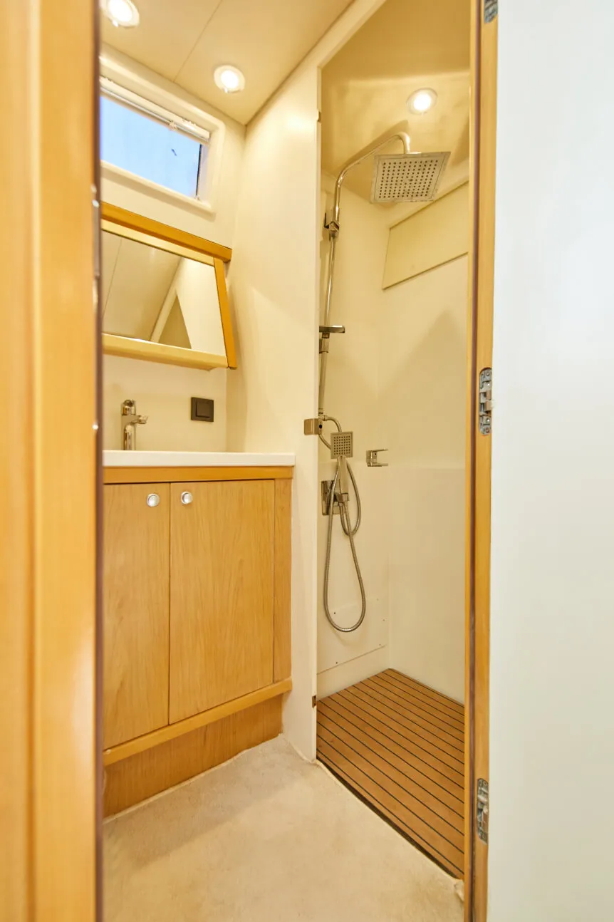 2013 Model Lagoon - 52 · 8 Guest · #549945