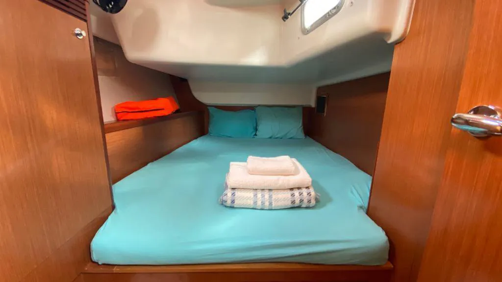 2008 Model Beneteau - Oceanis 43.4 · 8 Guest · #496894