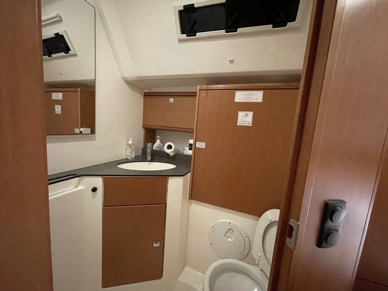 2016 Model Bavaria - Cruiser 46 · 10 Guest · #228856