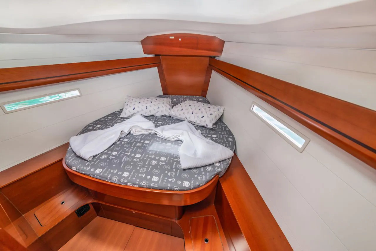 2010 Model Dufour -  405 Grand Large · 7 Kişilik · #077003