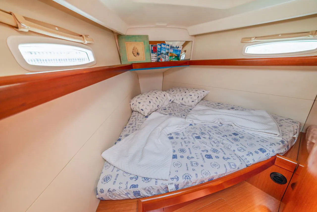 2008 Model Beneteau - Oceanis 40 · 7 Guest · #879022