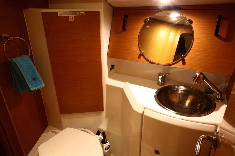 2011 Model Jeanneau - Sun Odyssey 36i · 6 Guest · #074990