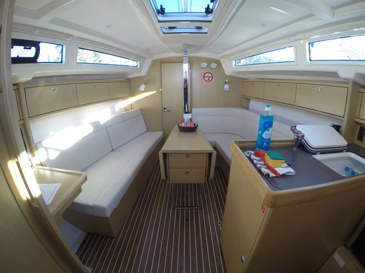 2019 Model Bavaria - Cruiser 34 · 6 Guest · #259376