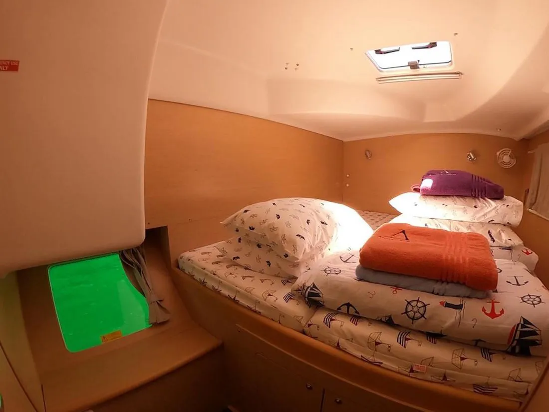 2013 Model Lagoon -  380 · 9 Guest · #375136