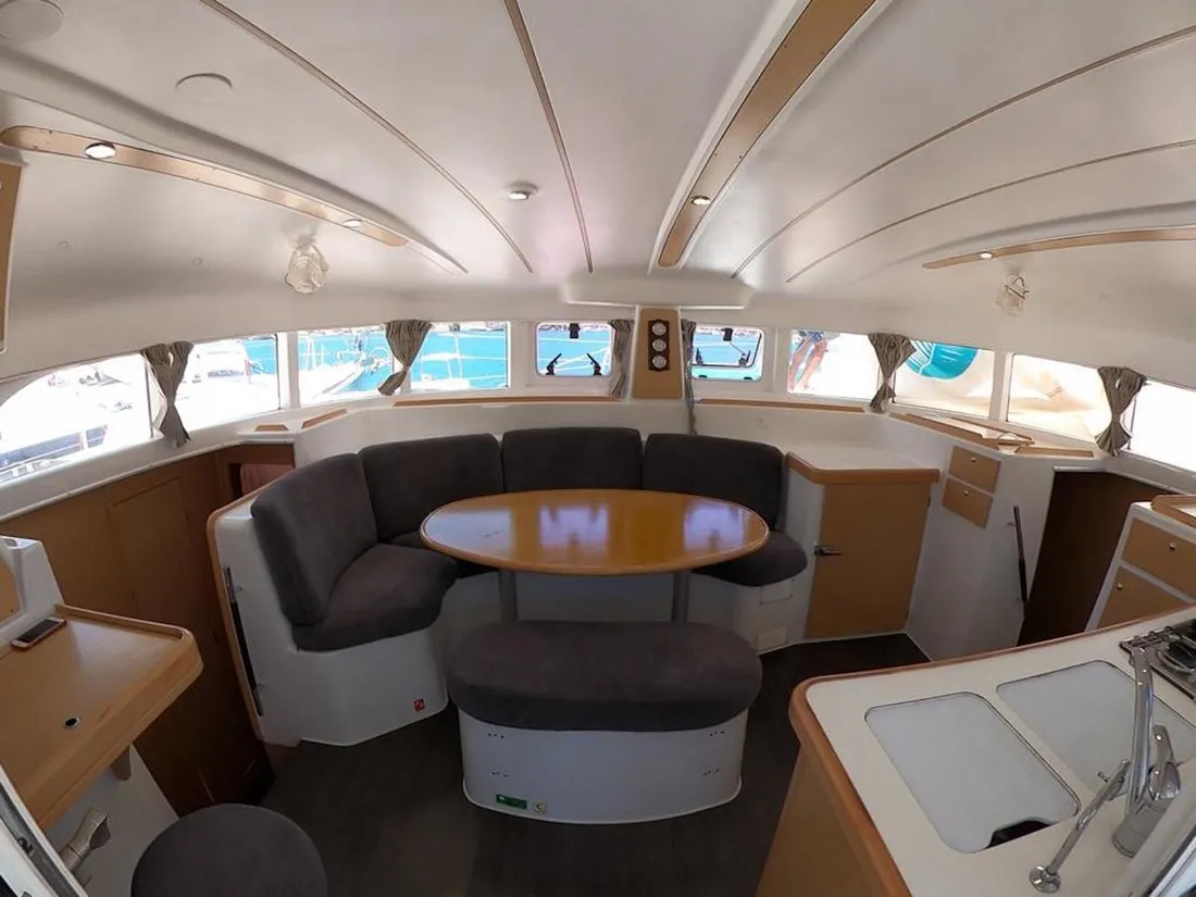 2013 Model Lagoon -  380 · 9 Guest · #375136