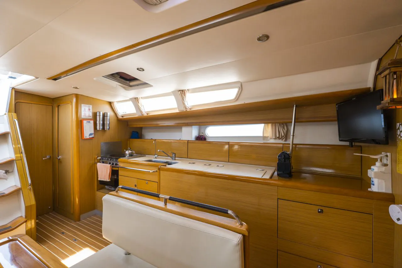 2009 Model Jeanneau - Sun Odyssey 49i · 8 Guest · #995158