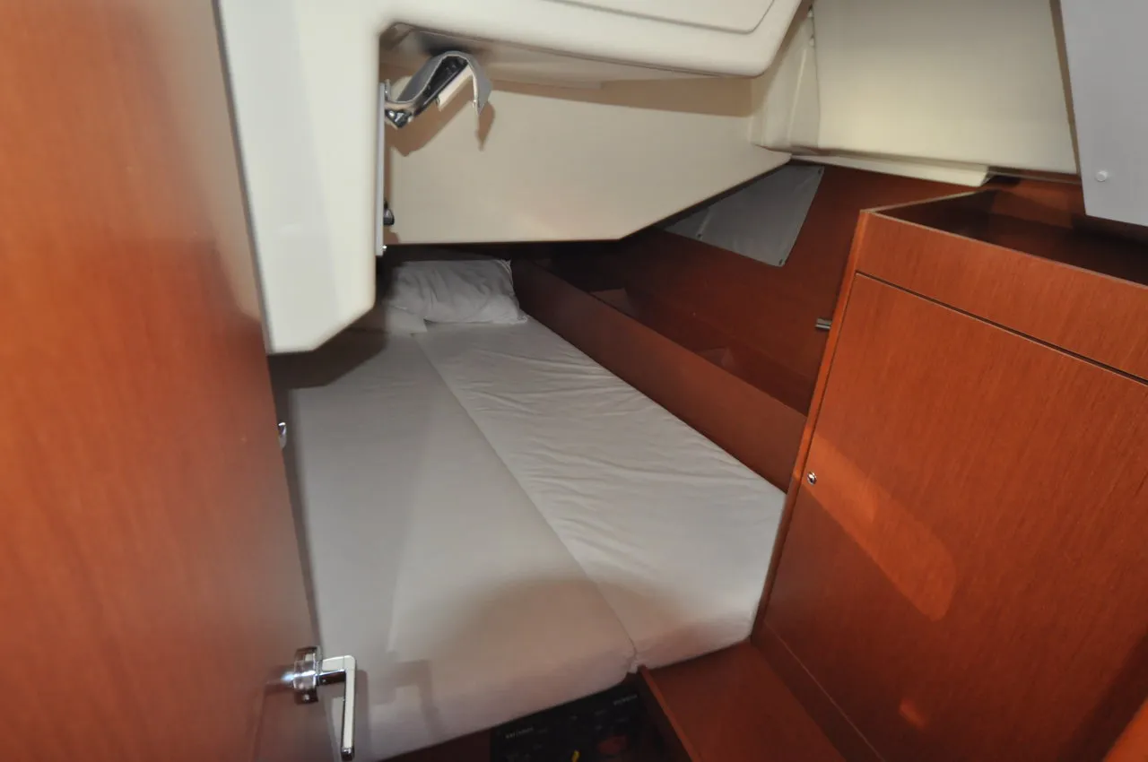 2016 Model Beneteau - Oceanis 41.1 · 6 Guest · #767656