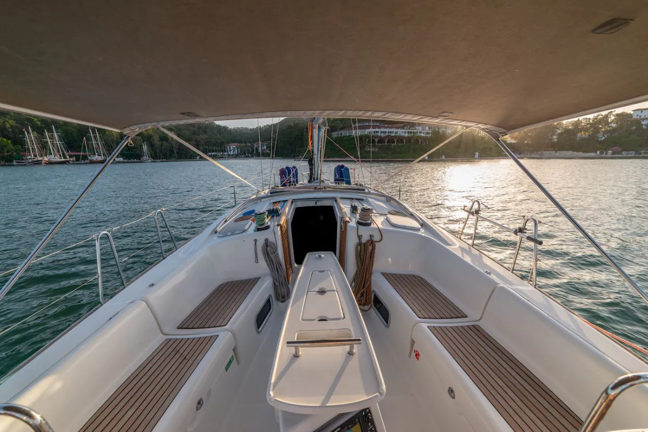 2008 Model Beneteau - Oceanis 40 · 7 Guest · #061800