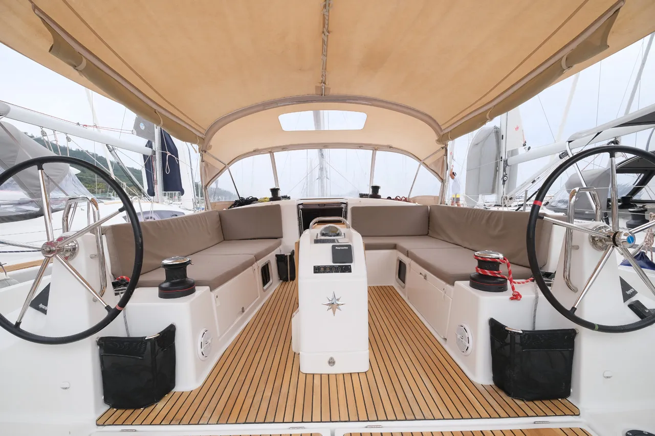 2019 Model Jeanneau - Sun Odyssey 490 · 8 Guest · #258047