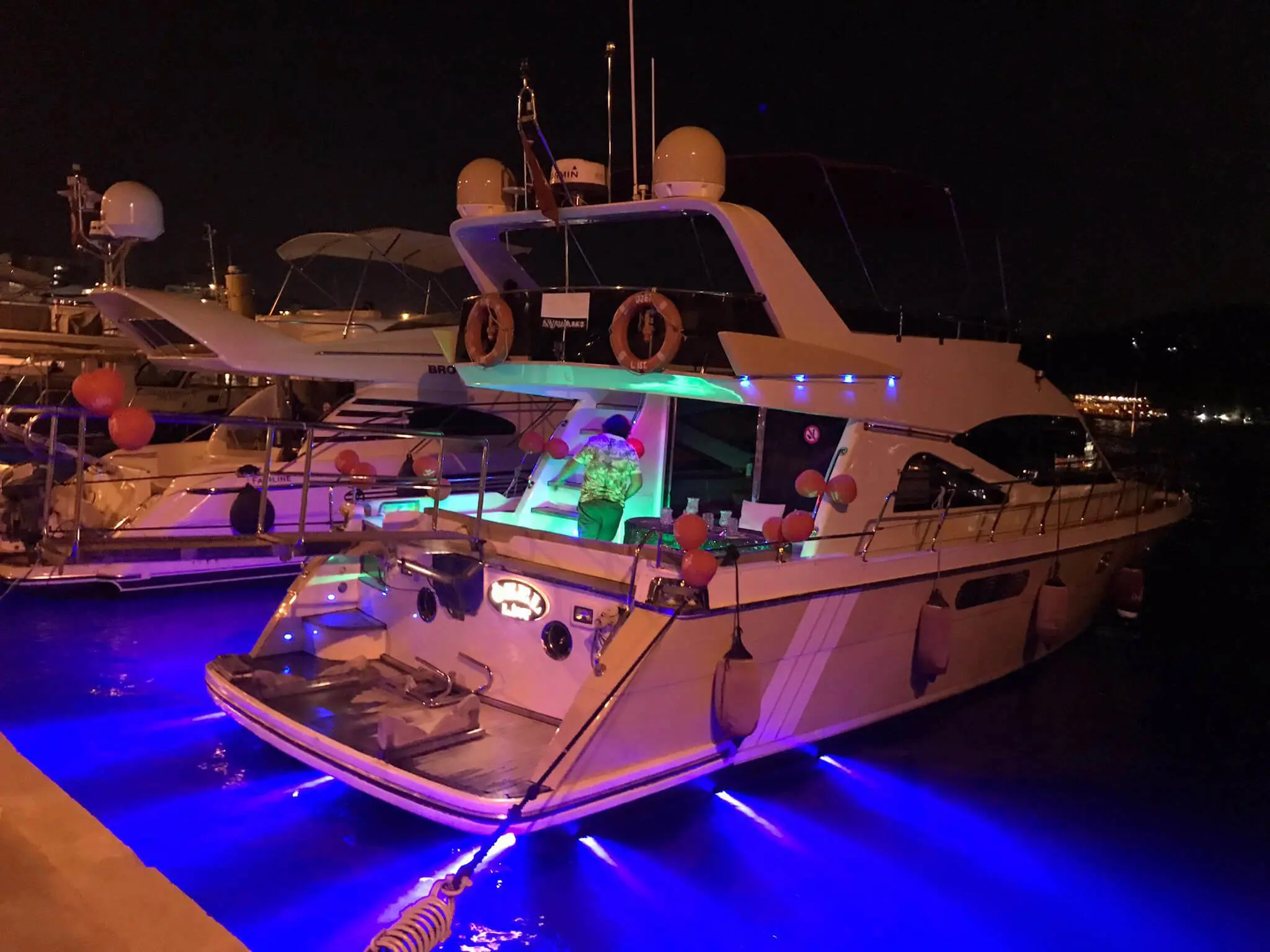 2000 Model Custom Made - Motor Yacht · 12 Guest · #157437