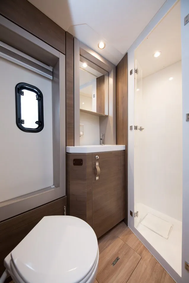 2022 Model Bali - 4.6 · 9 Guest · #588631