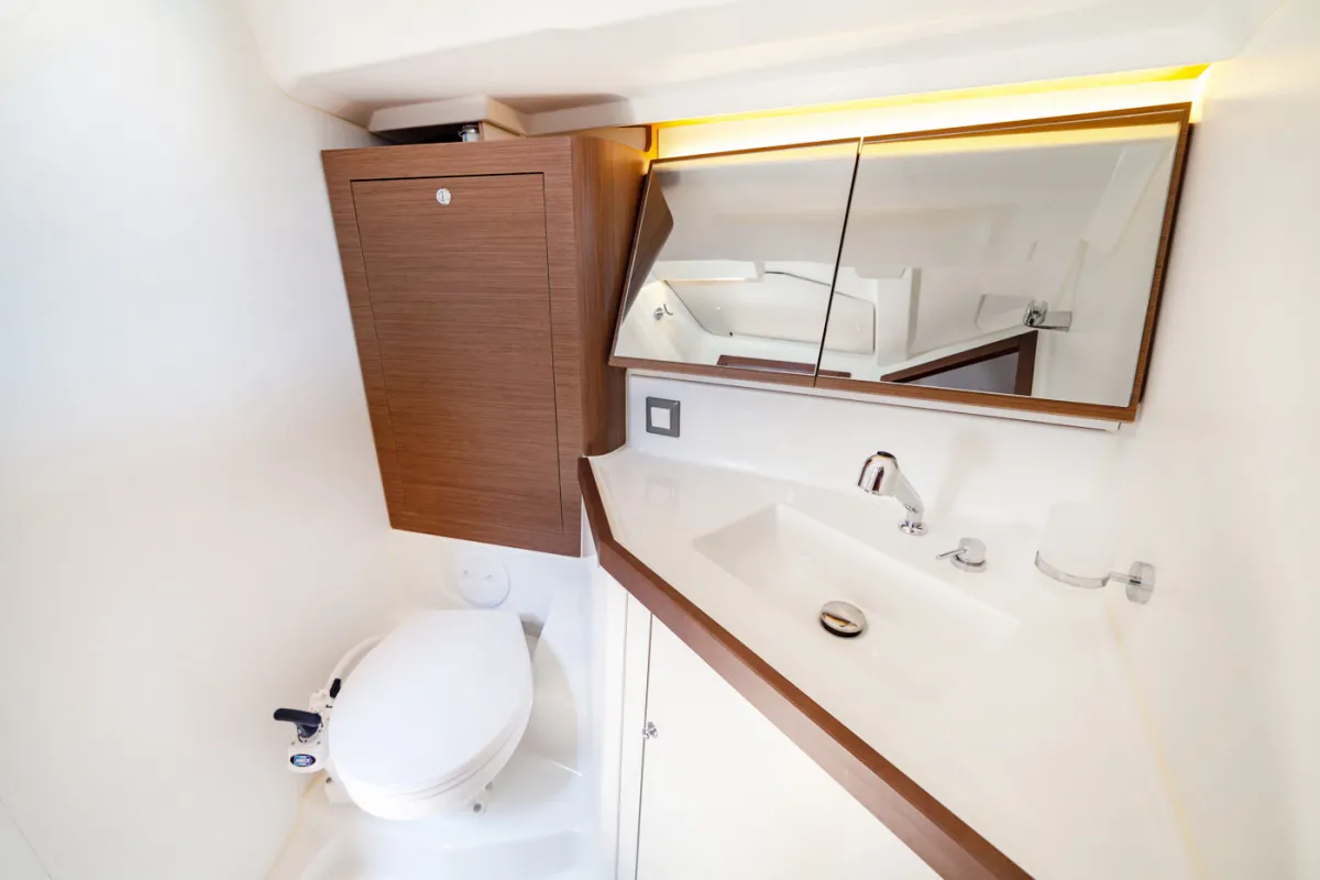 2020 Model Beneteau - Oceanis 46.1 · 8 Guest · #577718