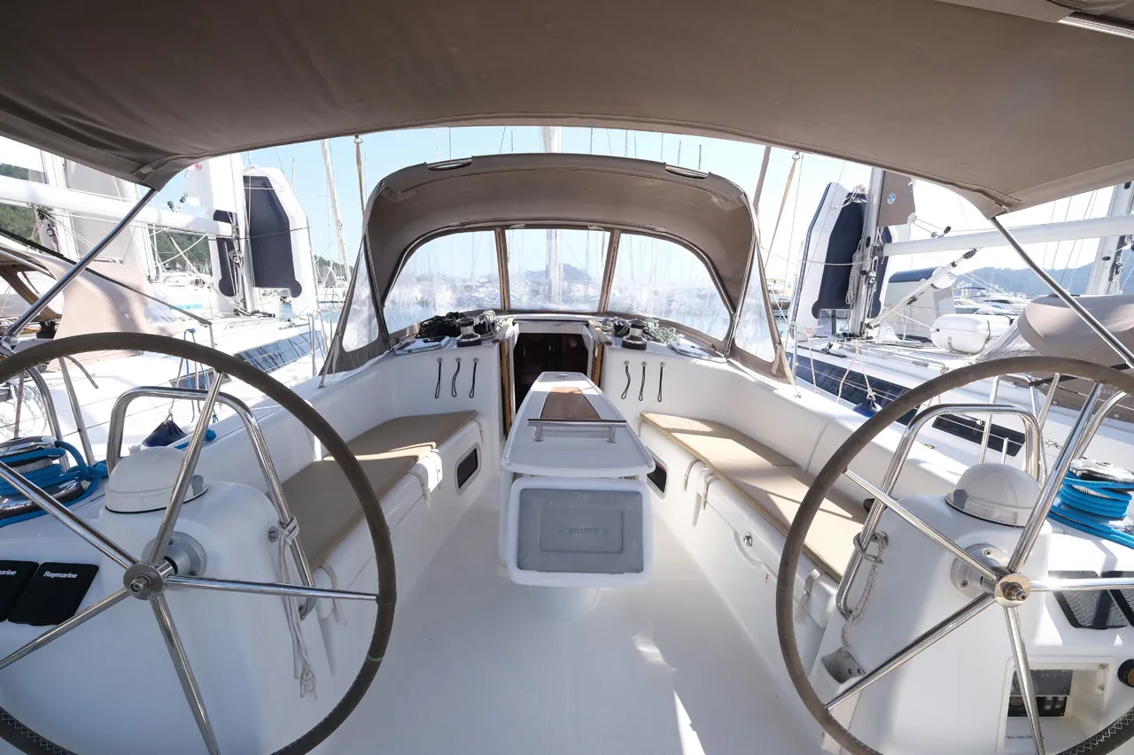 2011 Model Beneteau - Oceanis 43 Family · 8 Guest · #919024