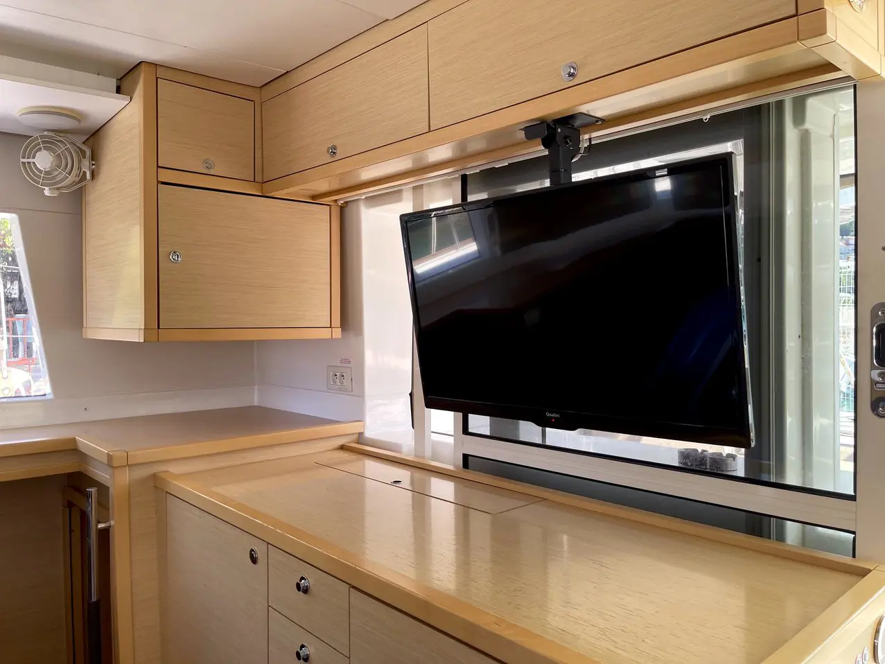 2013 Model Lagoon - 450 F · 12 Guest · #972054