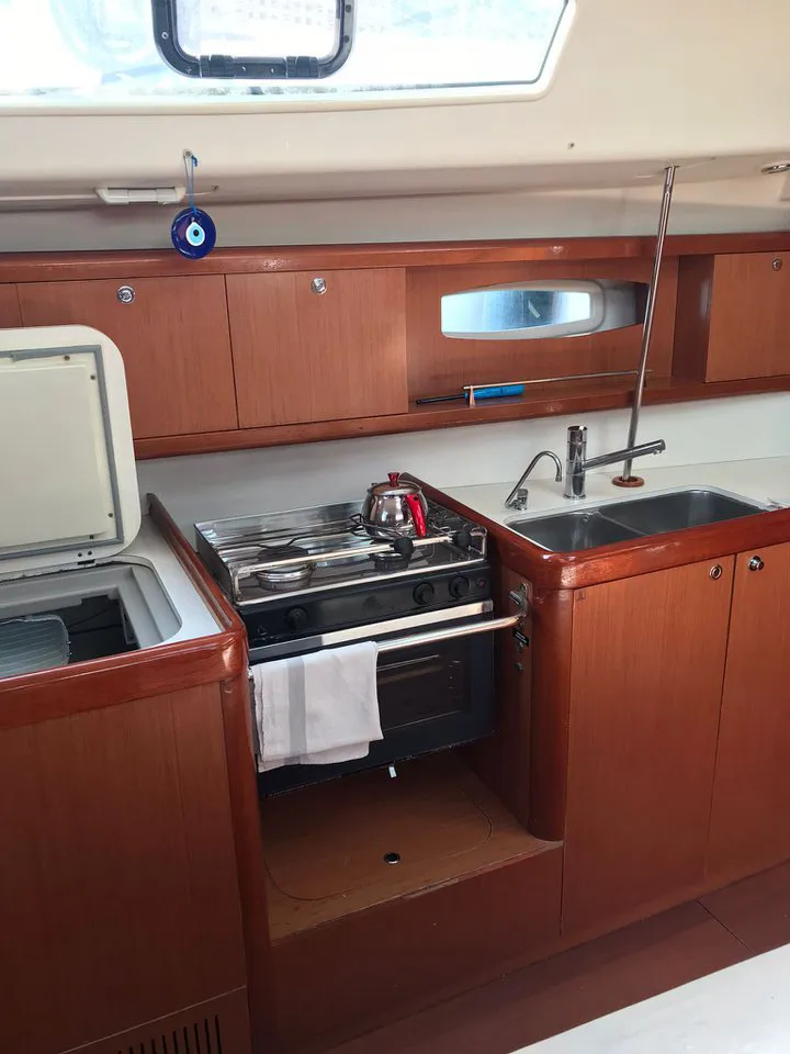 2008 Model Beneteau - Oceanis 43.4 · 8 Guest · #496894