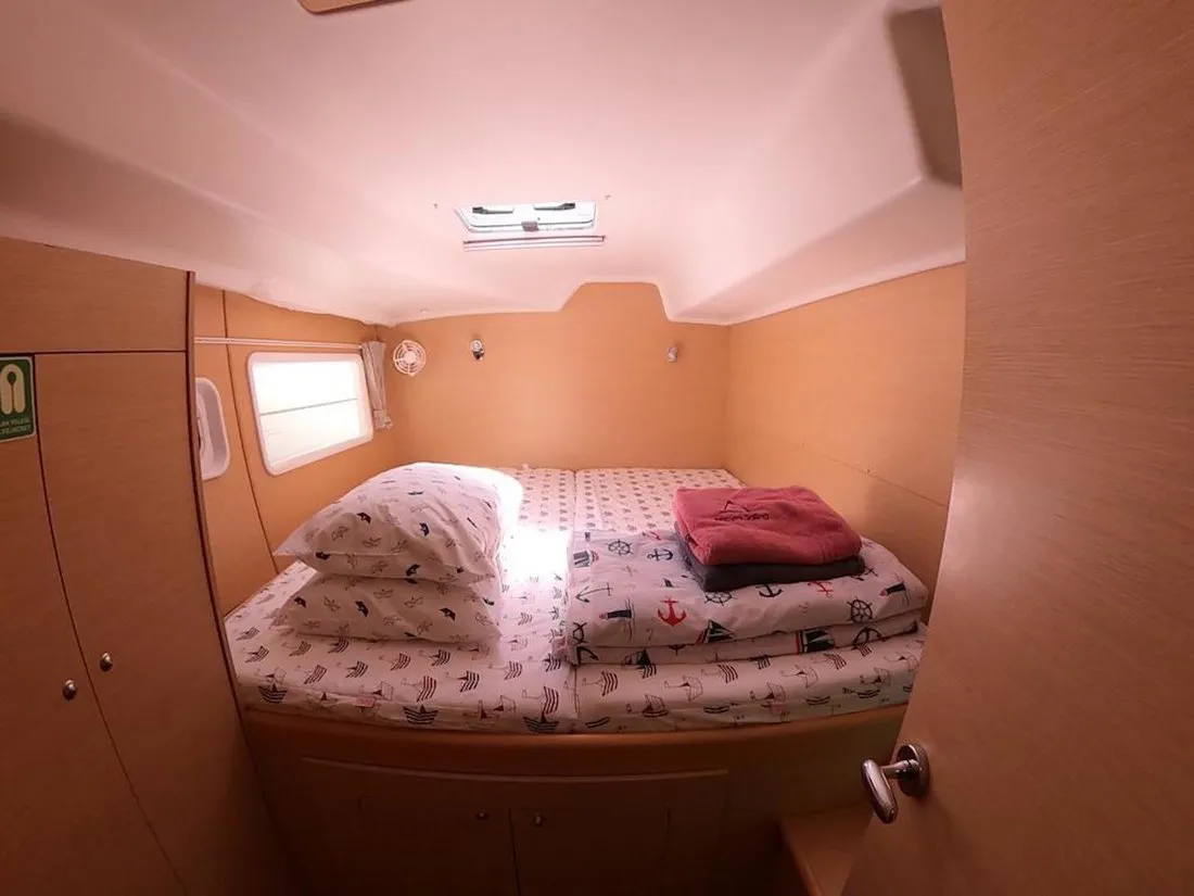 2013 Model Lagoon -  380 · 9 Guest · #375136