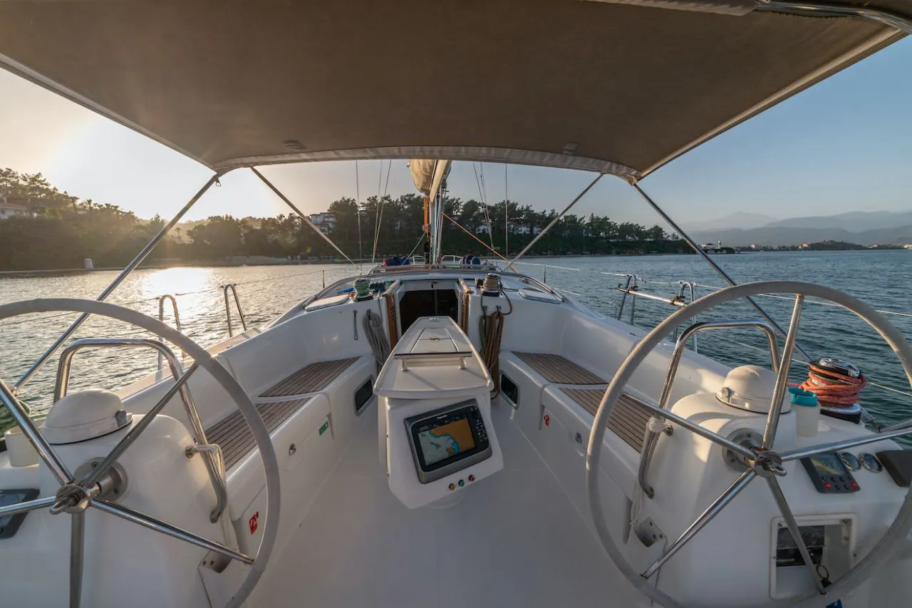 2008 Model Beneteau - Oceanis 40 · 7 Guest · #061800