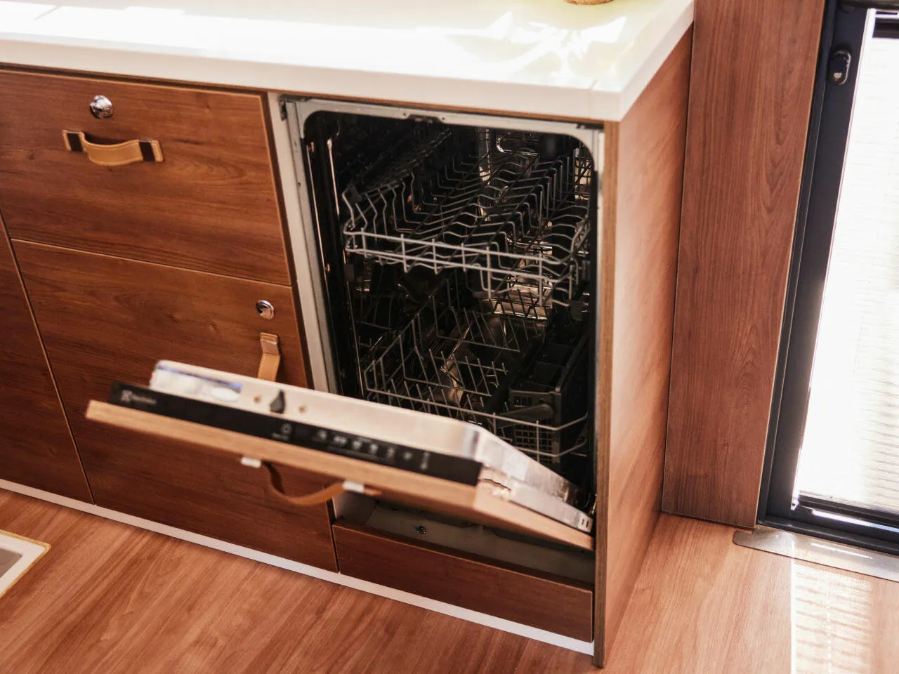 2022 Model Bali - 4.6 · 9 Kişilik · #600867