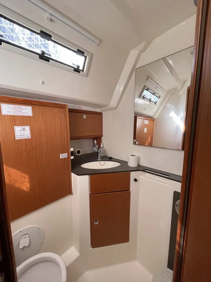 2016 Model Bavaria - Cruiser 46 · 10 Guest · #228856