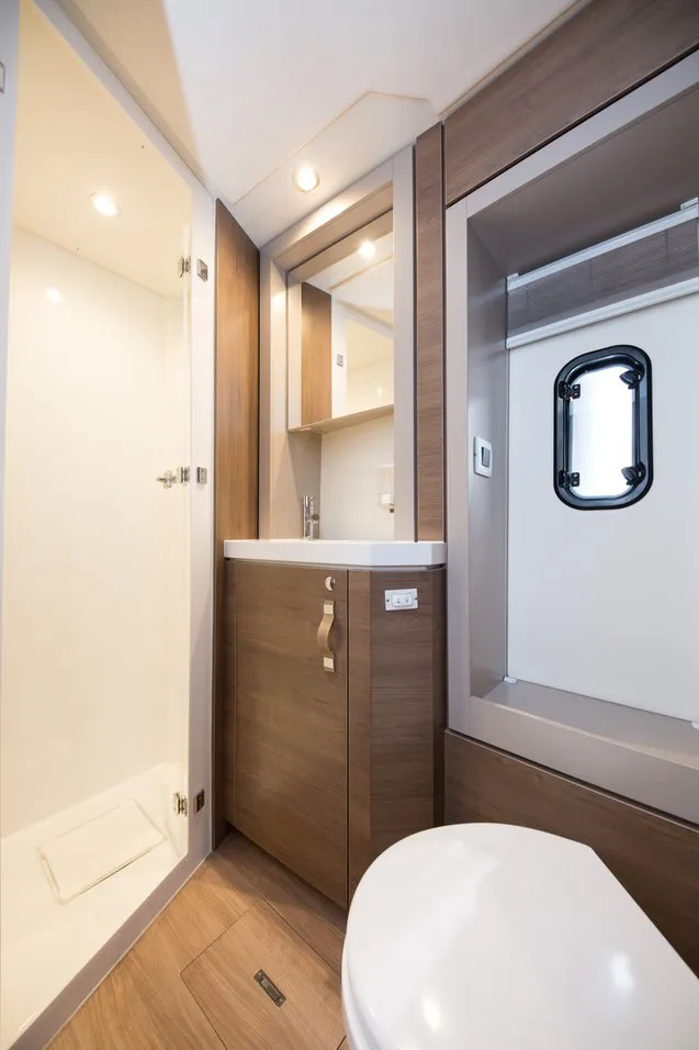 2022 Model Bali - 4.6 · 9 Guest · #588631