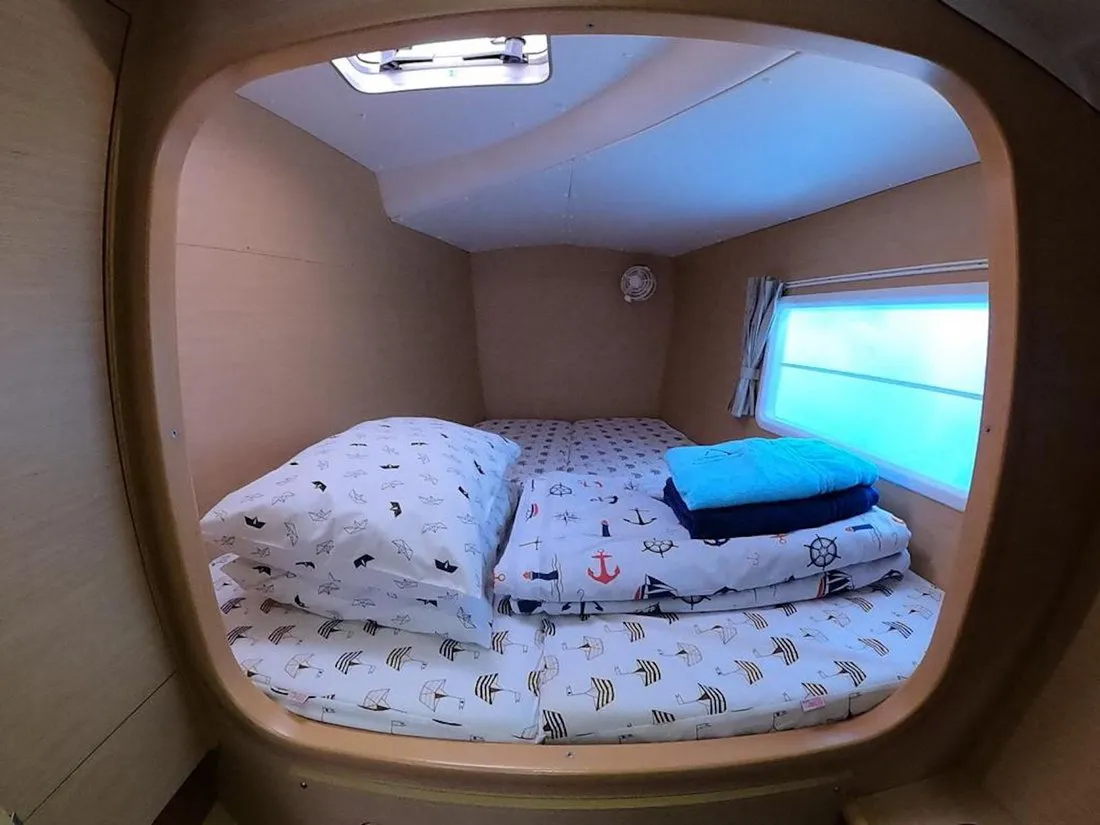 2013 Model Lagoon -  380 · 9 Guest · #375136