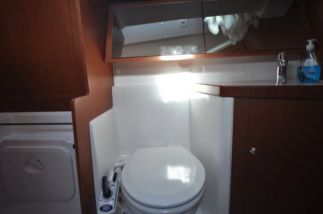 2016 Model Beneteau - Oceanis 41.1 · 6 Guest · #767656