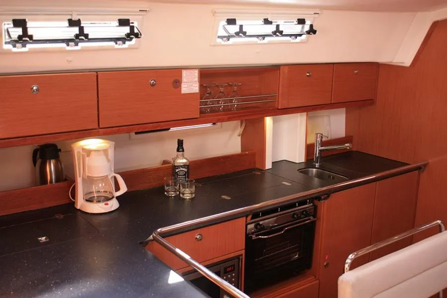 2011 Model Bavaria - Cruiser 45 · 8 Kişilik · #054348