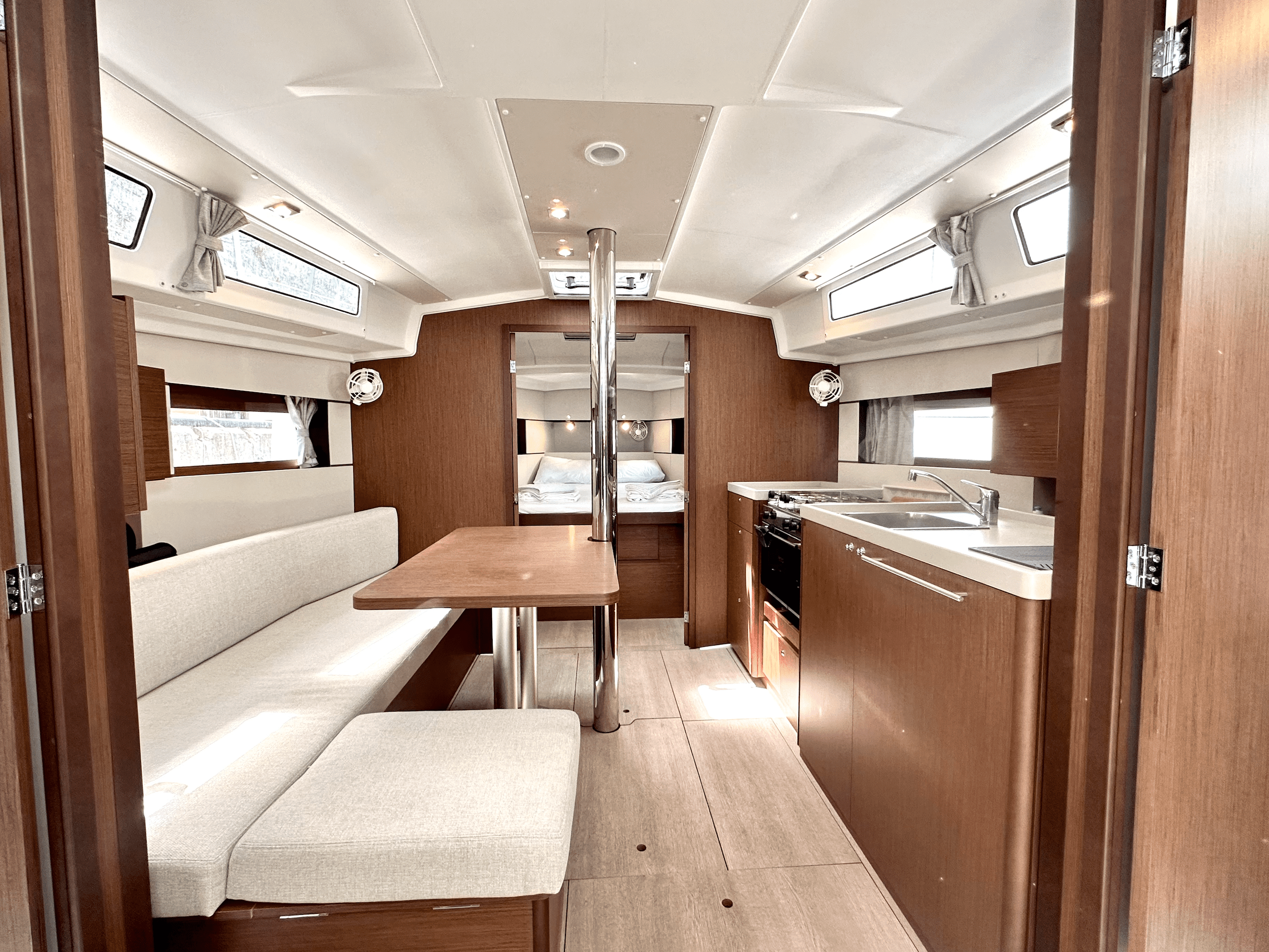 2023 Model Beneteau - Oceanis 38.1 · 6 Kişilik · #804586