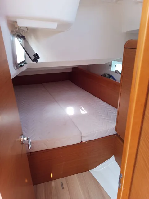 2017 Model Jeanneau - Sun Odyssey 419 · 6 Guest · #334996