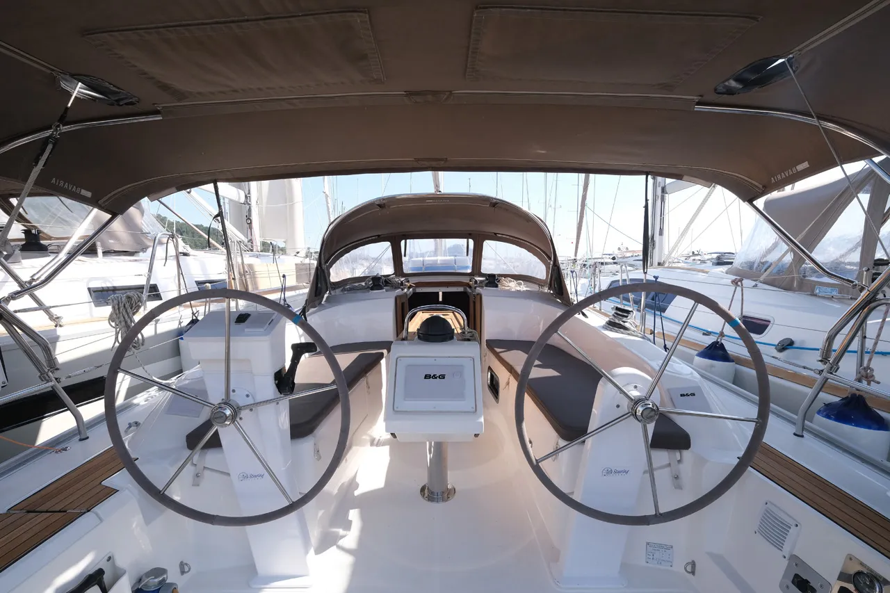 2019 Model Bavaria - Cruiser 34 · 4 Guest · #268580