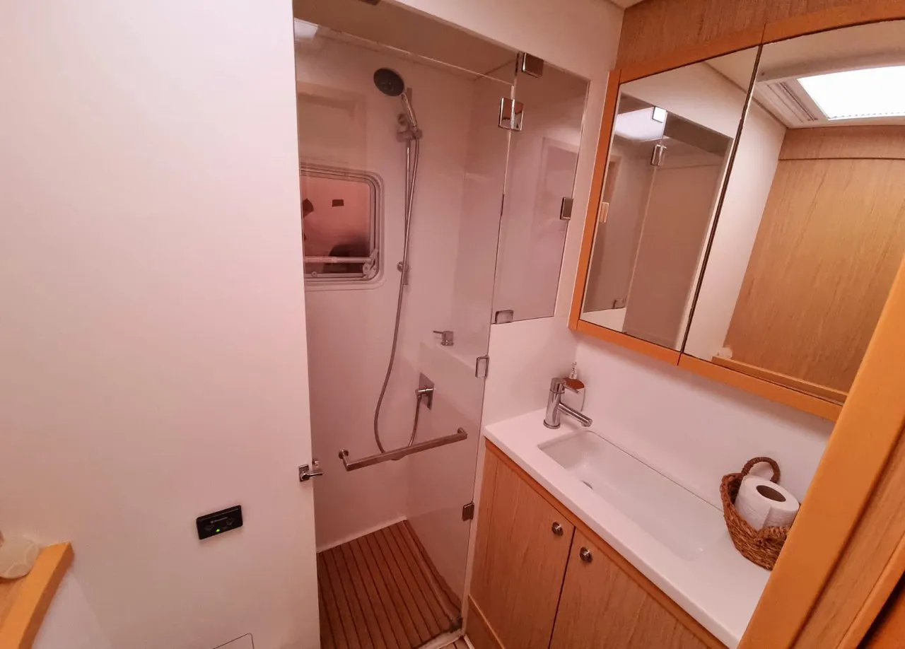 2014 Model Lagoon - 52 · 8 Guest · #048264